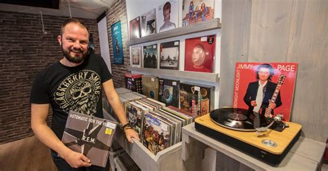 platenzaak hoorn|Hoorn krijgt nieuwe platenzaak: ’Vinyl is een vijfgangenmenu’.